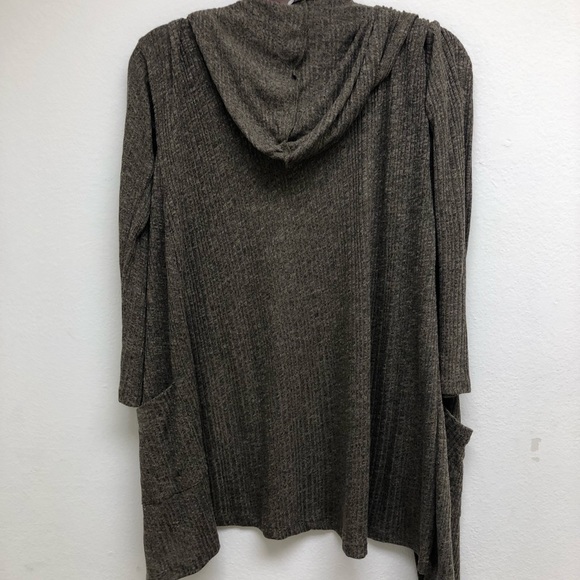 Cardigan - Picture 2 of 4